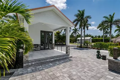 13613 Snapper Ln, Naples, FL 34114 - Photo 3