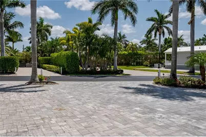 13613 Snapper Ln, Naples, FL 34114 - Photo 39