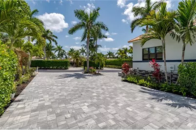 13613 Snapper Ln, Naples, FL 34114 - Photo 23