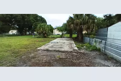 771 Avenue E NW, Moore Haven, FL 33471 - Photo 5