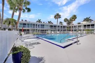 386 Harbour Dr, Naples, FL 34103 - Photo 35