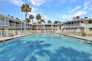 386 Harbour Dr, Naples, FL 34103 - Photo 43