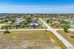 2421 SW 11th Pl, Cape Coral, FL 33914 - Photo 3