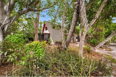 3261 Lakeview Dr, Naples, FL 34112 - Photo 17