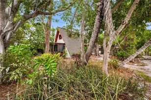 3261 Lakeview Dr, Naples, FL 34112 - Photo 17