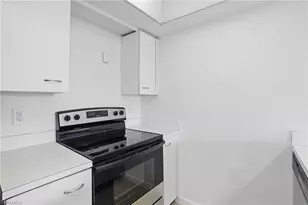 5220 Bonita Beach Rd SW, Bonita Springs, FL 34134 - Photo 13