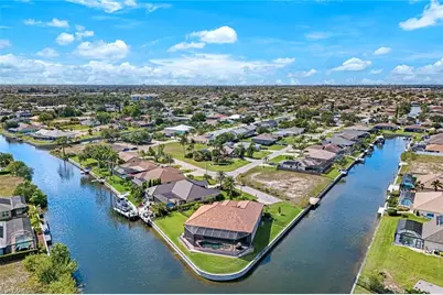 225 SW 12th Ter, Cape Coral, FL 33991 - Photo 3