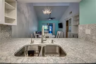 3914 SW 8th Ct, Cape Coral, FL 33914 - Photo 9