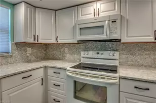 3914 SW 8th Ct, Cape Coral, FL 33914 - Photo 7