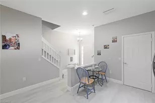 836 Hampton Cir, Naples, FL 34105 - Photo 9