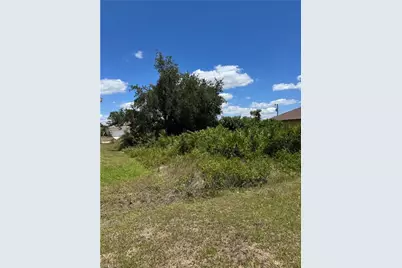 870 Chantilly St E, Lehigh Acres, FL 33974 - Photo 9