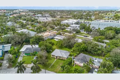 895 11th St N, Naples, FL 34102 - Photo 7