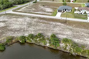 4016 NW 42nd Pl, Cape Coral, FL 33993 - Photo 5