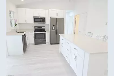 687 Grove Dr, Naples, FL 34120 - Photo 9