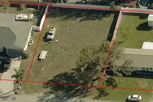 1429 NE 18th Pl, Cape Coral, FL 33909 - Photo 3