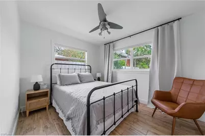 1300 Hilltop Dr, Naples, FL 34103 - Photo 23