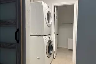 1185 Cherrystone Ct, Naples, FL 34102 - Photo 9