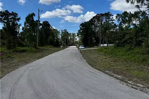 565 Aspen Ave S, Lehigh Acres, FL 33974 - Photo 7