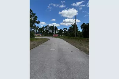 565 Aspen Ave S, Lehigh Acres, FL 33974 - Photo 15