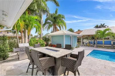 180 Channel Dr, Naples, FL 34108 - Photo 15