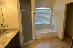 17 NE 11th Ln, Cape Coral, FL 33909 - Photo 9