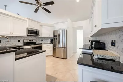 626 Lambton Ln, Naples, FL 34104 - Photo 5