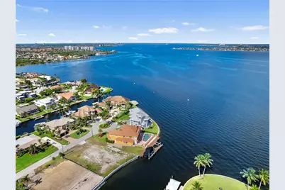 799 Cypress Lake Cir, Fort Myers, FL 33919 - Photo 5
