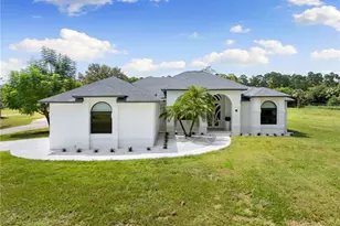 221 10th St SE, Naples, FL 34117 - Photo 35