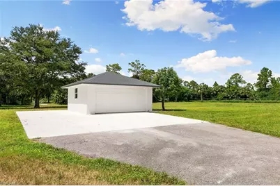 221 10th St SE, Naples, FL 34117 - Photo 31