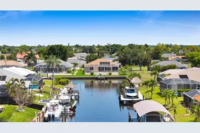 2010 SE 13th Ter, Cape Coral, FL 33990 - Photo 7