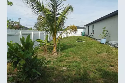 2116 NE 5th Pl, Cape Coral, FL 33909 - Photo 25