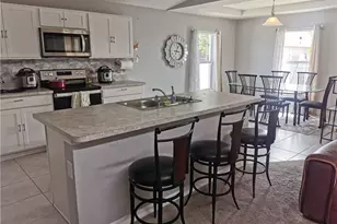 2116 NE 5th Pl, Cape Coral, FL 33909 - Photo 7