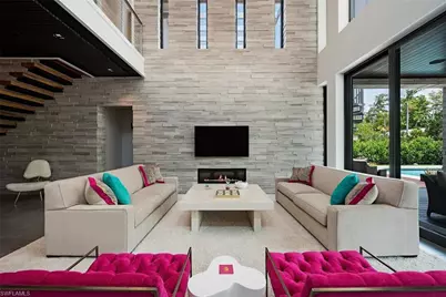 688 3rd St N, Naples, FL 34102 - Photo 7