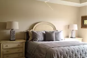 2255 Harmony Ln, Naples, FL 34109 - Photo 11