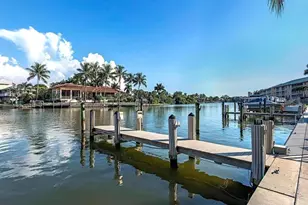 11030 Gulf Shore Dr, Naples, FL 34108 - Photo 17