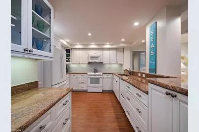 11030 Gulf Shore Dr #504, Naples, FL 34108 - Photo 9