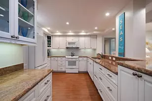 11030 Gulf Shore Dr, Naples, FL 34108 - Photo 9