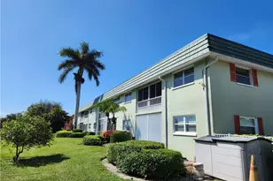 300 Valley Stream Dr, Naples, FL 34113 - Photo 11