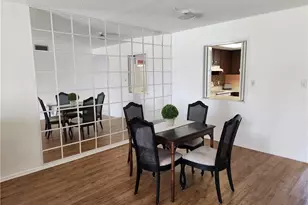 300 Valley Stream Dr, Naples, FL 34113 - Photo 5