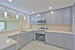 776 Landover Cir, Naples, FL 34104 - Photo 3