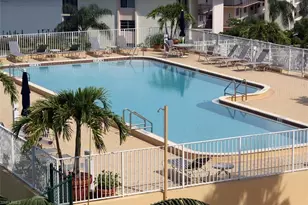 410 Bayfront Pl, Naples, FL 34102 - Photo 21