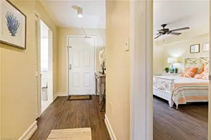 11118 Gulf Shore Dr, Naples, FL 34108 - Photo 5