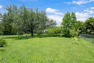 725 Grove Dr, Naples, FL 34120 - Photo 23