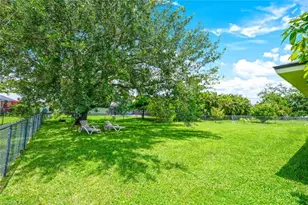 725 Grove Dr, Naples, FL 34120 - Photo 29