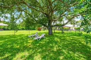 725 Grove Dr, Naples, FL 34120 - Photo 25