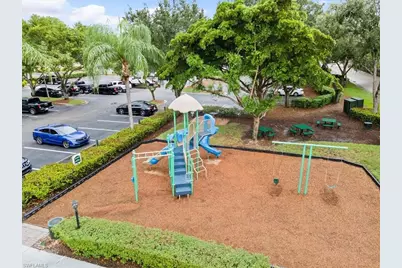 2005 Crestview Way #18B, Naples, FL 34119 - Photo 31