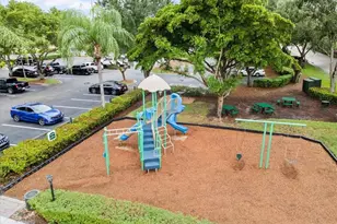 2005 Crestview Way, Naples, FL 34119 - Photo 31