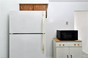 26 Pinewood Blvd, Lehigh Acres, FL 33936 - Photo 7