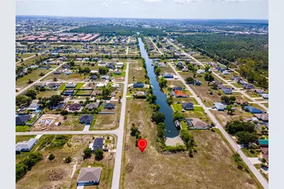 2205 NE 27th St, Cape Coral, FL 33909 - Photo 13