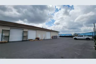 1242 Market Cir #B9, Port Charlotte, FL 33953 - Photo 3